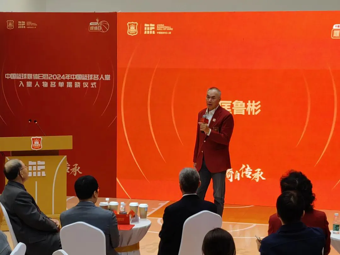 篮球老将如何通过瑜伽提升柔韧性_2